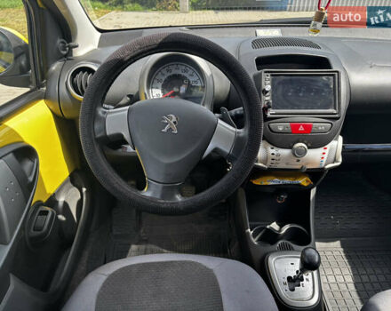 Желтый Пежо 107, объемом двигателя 1 л и пробегом 122 тыс. км за 5250 $, фото 18 на Automoto.ua