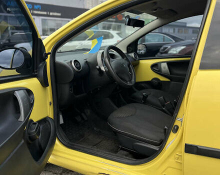 Пежо 107 2012 в Киеве на Automoto.ua Желтый Пежо 107, объемом двигателя 1 л и пробегом 294 тыс. км за 4200 $, фото 3 на Automoto.ua