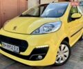 Жовтий Пежо 107, об'ємом двигуна 1 л та пробігом 52 тис. км за 6700 $, фото 1 на Automoto.ua