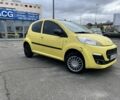 Пежо 107 2012 в Киеве на Automoto.ua Желтый Пежо 107, объемом двигателя 1 л и пробегом 294 тыс. км за 4200 $, фото 1 на Automoto.ua