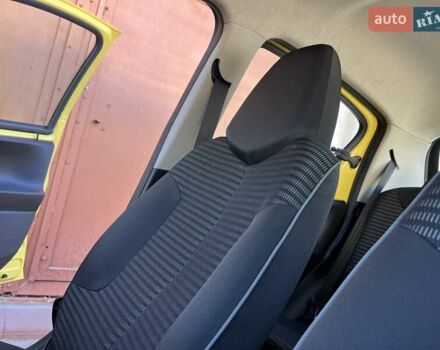 Жовтий Пежо 107, об'ємом двигуна 1 л та пробігом 52 тис. км за 6700 $, фото 18 на Automoto.ua