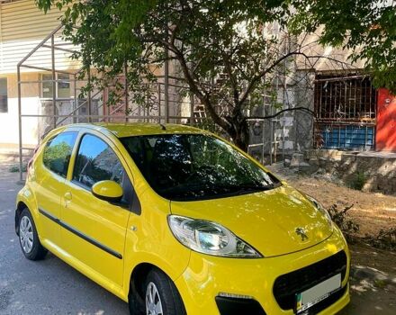 Жовтий Пежо 107, об'ємом двигуна 1 л та пробігом 52 тис. км за 5700 $, фото 1 на Automoto.ua