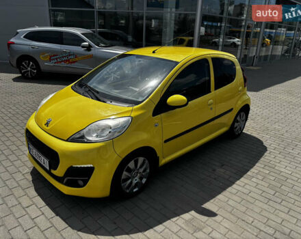 Желтый Пежо 107, объемом двигателя 1 л и пробегом 122 тыс. км за 5250 $, фото 2 на Automoto.ua