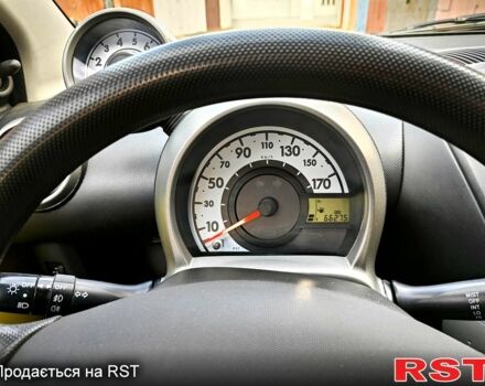 Желтый Пежо 107, объемом двигателя 1 л и пробегом 66 тыс. км за 5050 $, фото 5 на Automoto.ua