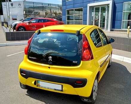 Жовтий Пежо 107, об'ємом двигуна 1 л та пробігом 52 тис. км за 5700 $, фото 2 на Automoto.ua