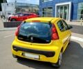 Жовтий Пежо 107, об'ємом двигуна 1 л та пробігом 52 тис. км за 5700 $, фото 2 на Automoto.ua