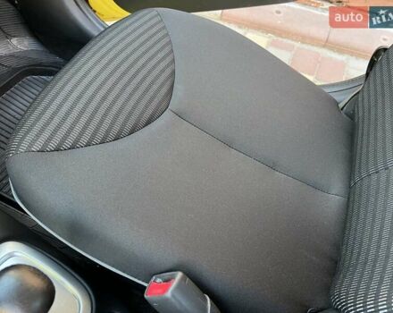 Жовтий Пежо 107, об'ємом двигуна 1 л та пробігом 52 тис. км за 6700 $, фото 14 на Automoto.ua
