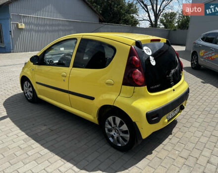 Желтый Пежо 107, объемом двигателя 1 л и пробегом 122 тыс. км за 5250 $, фото 6 на Automoto.ua