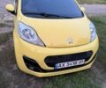 Жовтий Пежо 107, об'ємом двигуна 1 л та пробігом 125 тис. км за 5100 $, фото 6 на Automoto.ua