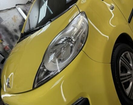 Жовтий Пежо 107, об'ємом двигуна 1 л та пробігом 125 тис. км за 5100 $, фото 2 на Automoto.ua