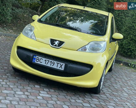 Желтый Пежо 107, объемом двигателя 1 л и пробегом 261 тыс. км за 3970 $, фото 1 на Automoto.ua