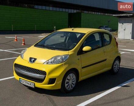 Жовтий Пежо 107, об'ємом двигуна 1 л та пробігом 169 тис. км за 4500 $, фото 1 на Automoto.ua