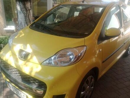 Пежо 107 2011 в Одессе на Automoto.ua Желтый Пежо 107, объемом двигателя 1 л и пробегом 136 тыс. км за 5000 $, фото 1 на Automoto.ua