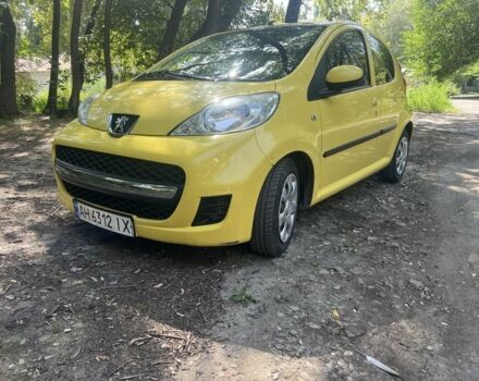 Жовтий Пежо 107, об'ємом двигуна 1 л та пробігом 79 тис. км за 6000 $, фото 1 на Automoto.ua