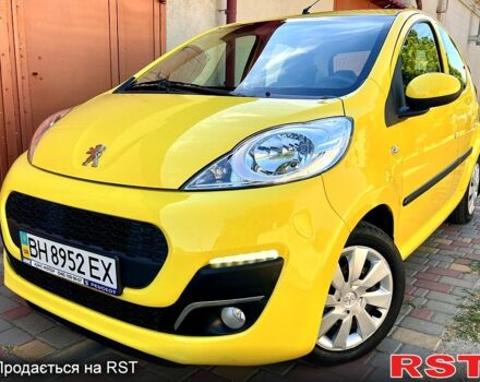 Жовтий Пежо 107, об'ємом двигуна 1 л та пробігом 52 тис. км за 6700 $, фото 1 на Automoto.ua