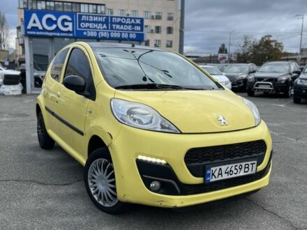 Пежо 107 2012 у Києві на Automoto.ua Жовтий Пежо 107, об'ємом двигуна 1 л та пробігом 294 тис. км за 4200 $, фото 1 на Automoto.ua