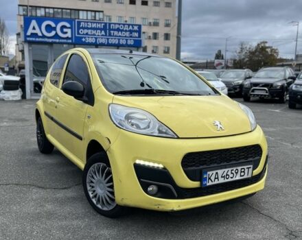Желтый Пежо 107, объемом двигателя 1 л и пробегом 294 тыс. км за 4200 $, фото 1 на Automoto.ua