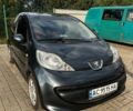 Серый Пежо 107, объемом двигателя 1 л и пробегом 157 тыс. км за 3900 $, фото 1 на Automoto.ua