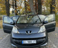 Серый Пежо 107, объемом двигателя 1 л и пробегом 94 тыс. км за 4200 $, фото 1 на Automoto.ua