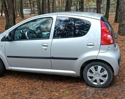 Серый Пежо 107, объемом двигателя 0.98 л и пробегом 148 тыс. км за 4000 $, фото 13 на Automoto.ua