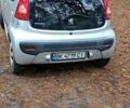 Серый Пежо 107, объемом двигателя 0.98 л и пробегом 148 тыс. км за 4000 $, фото 2 на Automoto.ua
