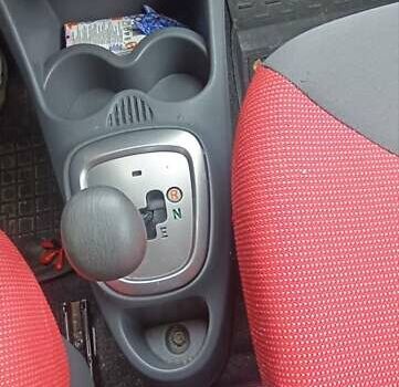 Серый Пежо 107, объемом двигателя 0.98 л и пробегом 148 тыс. км за 4000 $, фото 20 на Automoto.ua