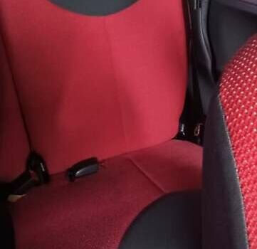 Серый Пежо 107, объемом двигателя 0.98 л и пробегом 148 тыс. км за 4000 $, фото 24 на Automoto.ua