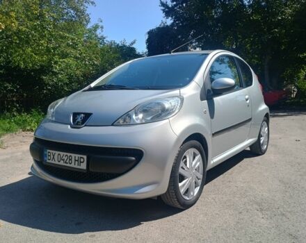 Серый Пежо 107, объемом двигателя 1 л и пробегом 166 тыс. км за 4599 $, фото 2 на Automoto.ua