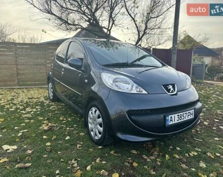 Серый Пежо 107, объемом двигателя 1 л и пробегом 122 тыс. км за 5650 $, фото 3 на Automoto.ua
