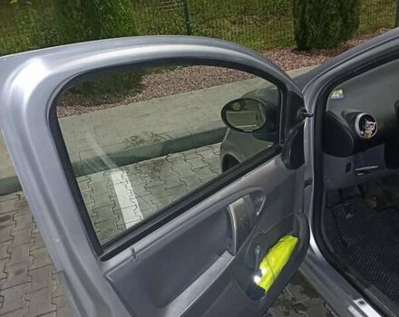 Серый Пежо 107, объемом двигателя 1 л и пробегом 154 тыс. км за 3299 $, фото 14 на Automoto.ua