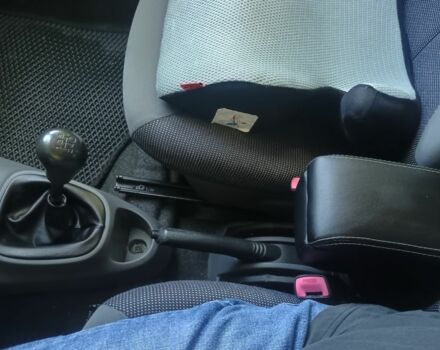 Сірий Пежо 107, об'ємом двигуна 1 л та пробігом 166 тис. км за 4499 $, фото 5 на Automoto.ua