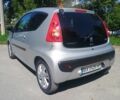 Серый Пежо 107, объемом двигателя 1 л и пробегом 166 тыс. км за 4599 $, фото 3 на Automoto.ua