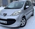 Сірий Пежо 107, об'ємом двигуна 1 л та пробігом 120 тис. км за 5000 $, фото 1 на Automoto.ua