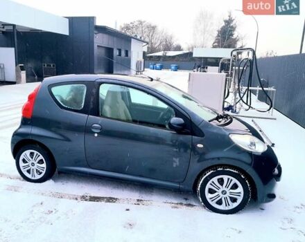 Сірий Пежо 107, об'ємом двигуна 1 л та пробігом 150 тис. км за 3600 $, фото 1 на Automoto.ua