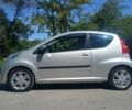 Серый Пежо 107, объемом двигателя 1 л и пробегом 166 тыс. км за 4599 $, фото 1 на Automoto.ua