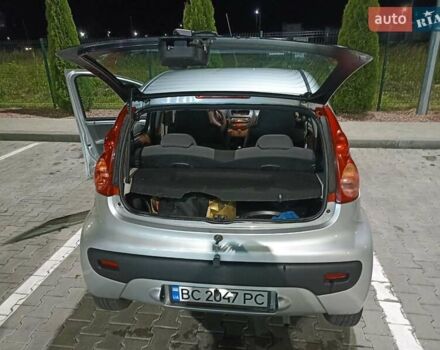 Серый Пежо 107, объемом двигателя 1 л и пробегом 154 тыс. км за 3299 $, фото 4 на Automoto.ua