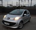 Серый Пежо 107, объемом двигателя 1 л и пробегом 200 тыс. км за 3000 $, фото 1 на Automoto.ua