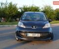 Серый Пежо 107, объемом двигателя 1 л и пробегом 161 тыс. км за 4999 $, фото 1 на Automoto.ua