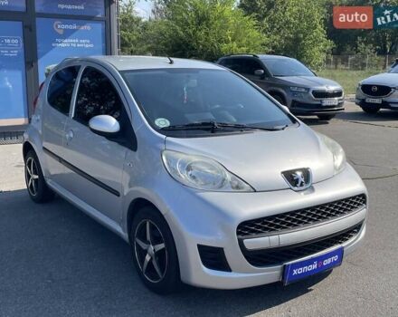 Сірий Пежо 107, об'ємом двигуна 1 л та пробігом 134 тис. км за 5000 $, фото 3 на Automoto.ua