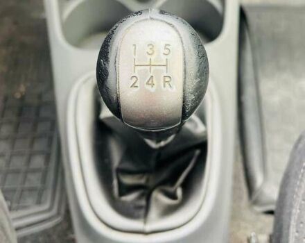 Сірий Пежо 107, об'ємом двигуна 1 л та пробігом 121 тис. км за 3799 $, фото 42 на Automoto.ua