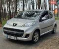 Серый Пежо 107, объемом двигателя 1 л и пробегом 180 тыс. км за 3999 $, фото 1 на Automoto.ua
