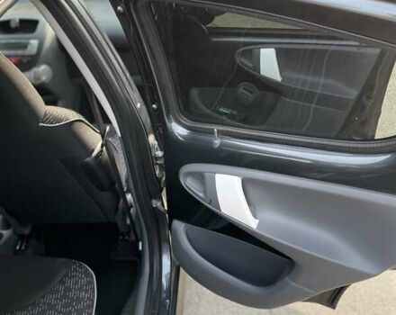 Серый Пежо 107, объемом двигателя 1 л и пробегом 159 тыс. км за 4200 $, фото 11 на Automoto.ua