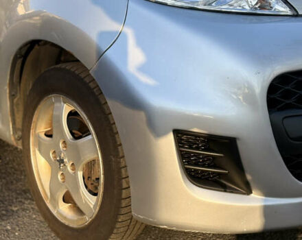 Серый Пежо 107, объемом двигателя 1 л и пробегом 187 тыс. км за 5500 $, фото 11 на Automoto.ua