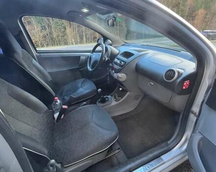 Серый Пежо 107, объемом двигателя 1 л и пробегом 210 тыс. км за 4200 $, фото 9 на Automoto.ua