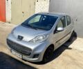 Серый Пежо 107, объемом двигателя 1 л и пробегом 87 тыс. км за 4600 $, фото 2 на Automoto.ua