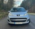 Серый Пежо 107, объемом двигателя 1 л и пробегом 210 тыс. км за 4200 $, фото 1 на Automoto.ua