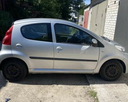 Сірий Пежо 107, об'ємом двигуна 1 л та пробігом 87 тис. км за 4600 $, фото 5 на Automoto.ua