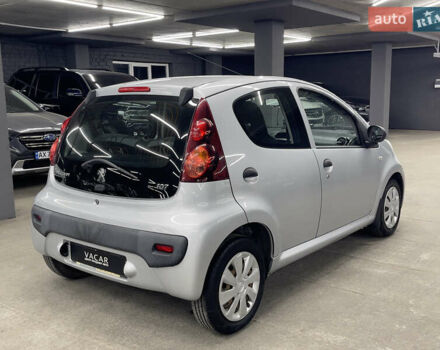 Сірий Пежо 107, об'ємом двигуна 1 л та пробігом 76 тис. км за 5500 $, фото 4 на Automoto.ua