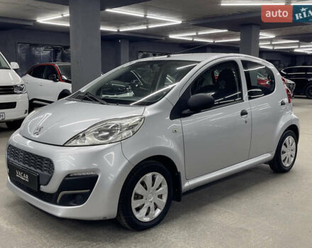 Сірий Пежо 107, об'ємом двигуна 1 л та пробігом 76 тис. км за 5500 $, фото 1 на Automoto.ua