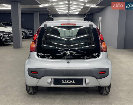 Сірий Пежо 107, об'ємом двигуна 1 л та пробігом 76 тис. км за 5500 $, фото 3 на Automoto.ua